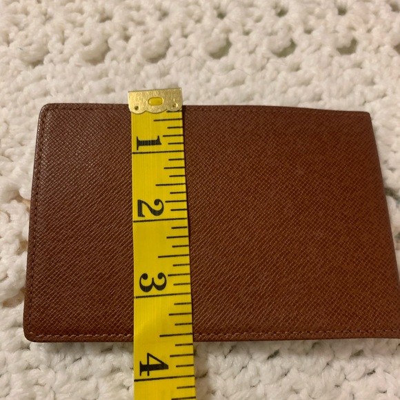 Authentic Louis Vuitton Taiga Card Case Ticket Holder - Picture 5 of 9